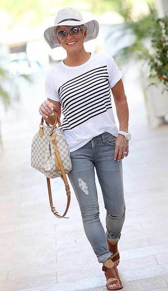 Jeans and T shirt Outfits for Older Ladies 