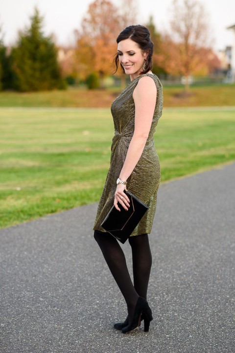 A classy green cocktail dress with pantyhose 
